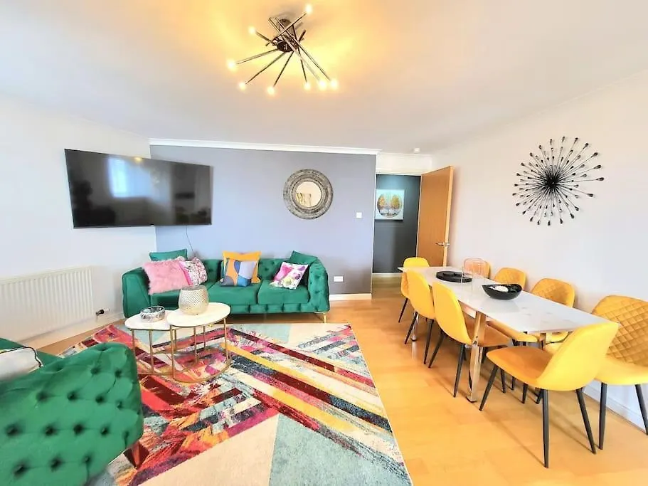 エディンバラBeautiful Ocean Drive Apt-7 Bedsアパートメント アパート エディンバラ
